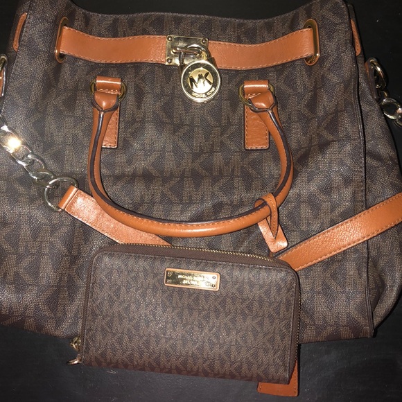 perfect condition michael kors wallet & purse!! - Picture 1 of 1